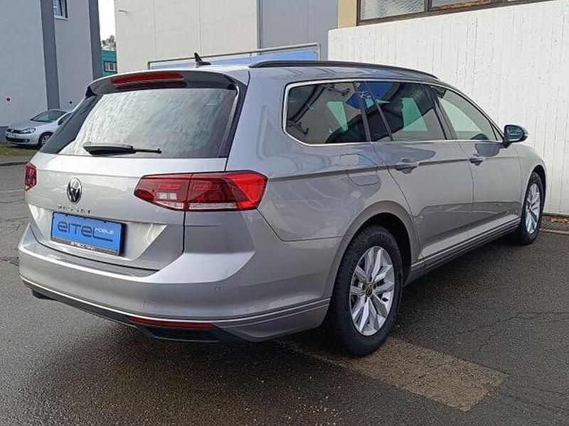 Gebraucht VW Passat Business 150 PS (110 kW) 2023 Silber Kombi