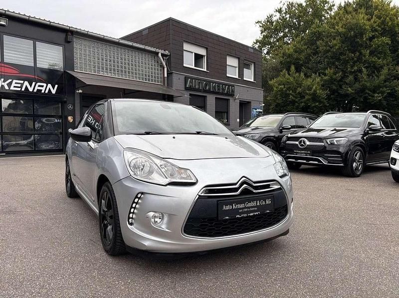Gris aluminium (metallic) Gebraucht 2014 Citroën DS3 So Chic Coupé | 7.980 € (Etwas zu teuer) - Bild 1/4