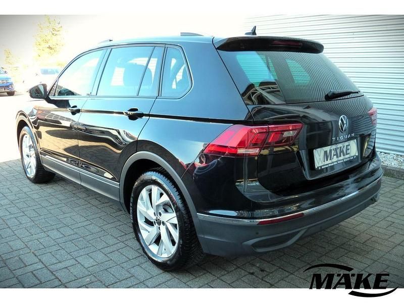 Gebraucht VW Tiguan Active 150 PS (110 kW) 2022 Deep black perleffekt SUV