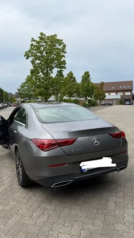 Gebraucht Mercedes CLA200 163 PS (119 kW) 2023 Grau Coupé