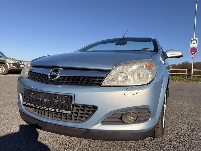 Gebraucht Opel Astra Cabriolet Cosmo 140 PS (102 kW) 2007 Aeroblau mi2 Cabrio