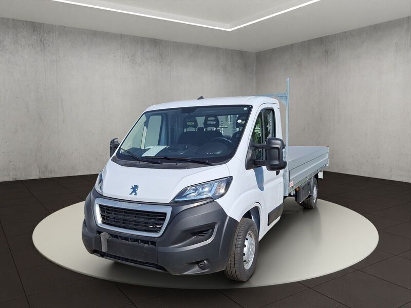Eisweiss Gebraucht 2023 Peugeot Boxer Van | 26.990 € (Teuer) - Bild 1/4