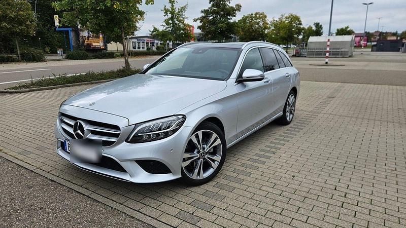 Silber Gebraucht 2019 Mercedes C200 Avantgarde Kombi | 25.399 € (Guter Preis) - Bild 1/4