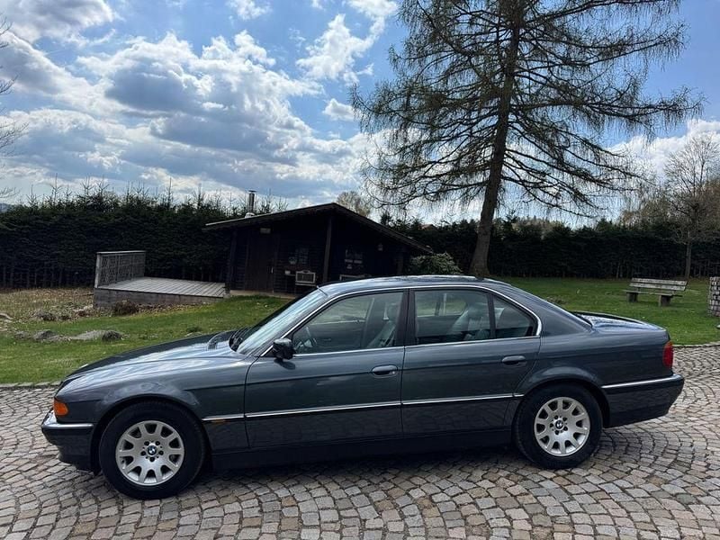 Second-hand BMW 730 193 CP (141 kW) 2000 Gri Berlinǎ