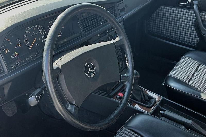 Second-hand Mercedes 190 185 CP (136 kW) 1985 Gri Berlinǎ