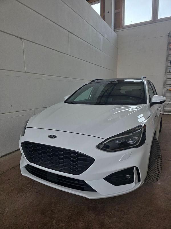 Usata Ford Focus ST-Line 150 CV (110 kW) 2018 Bianco Station wagon