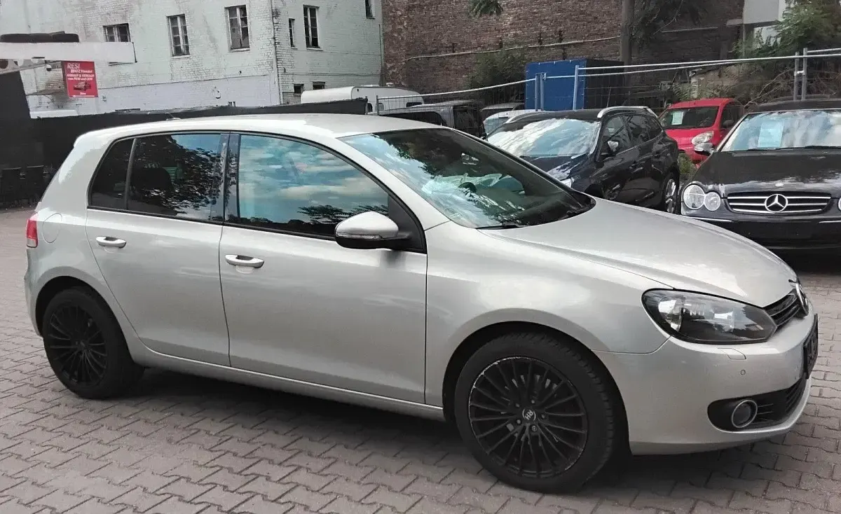 Gebraucht VW Golf VI Comfortline 122 PS (89 kW) 2010 Gold Kleinwagen