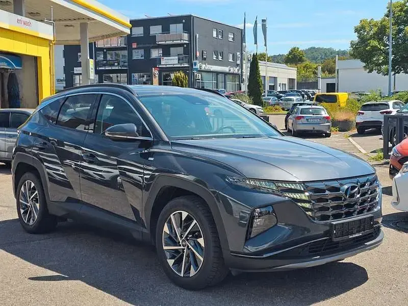 Gebraucht Hyundai Tucson 150 PS (110 kW) 2024 Grau SUV