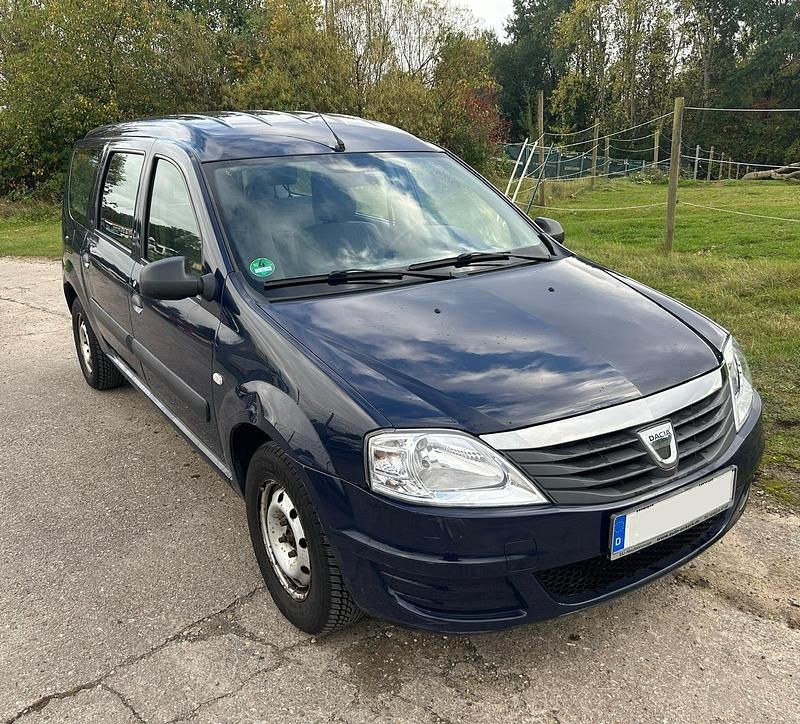 Blau Gebraucht 2012 Dacia Logan Limousine | 3.390 € (Fairer Preis) - Bild 1/4