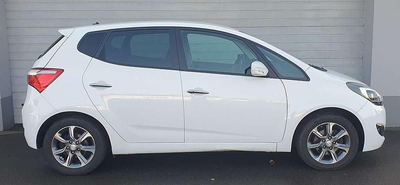 Gebraucht Hyundai ix20 Trend 125 PS (91 kW) 2016 Weiß Kleinwagen