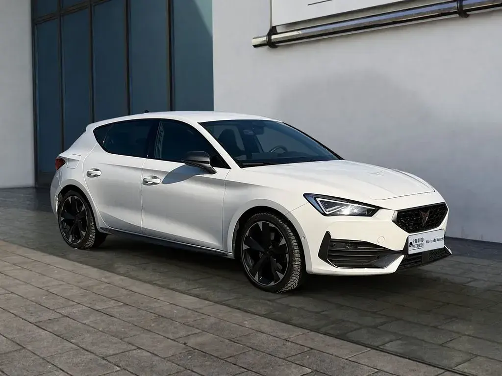 Gebraucht Cupra Leon 204 PS (150 kW) 2023 "candy" weiss Limousine