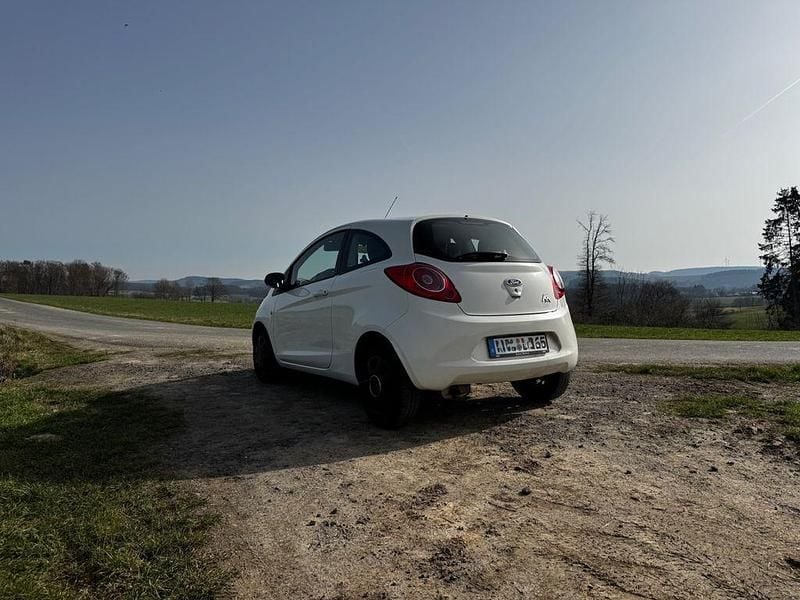 Gebraucht Ford Ka 69 PS (50 kW) 2012 Weiß Kleinwagen