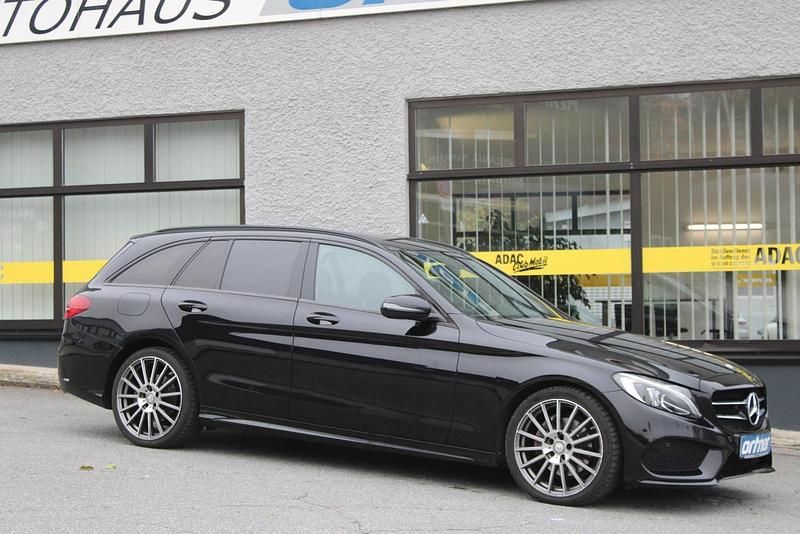 Schwarz Gebraucht 2016 Mercedes C220 AMG line Kombi | 14.700 € (Fairer Preis) - Bild 1/4