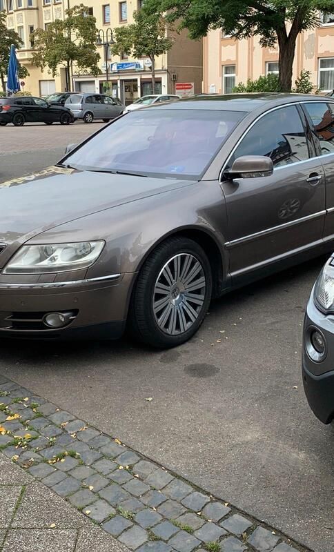 Braun Gebraucht 2006 VW Phaeton Limousine | 5.499 € (Teuer) - Bild 1/4