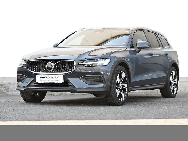 Gebraucht Volvo V60 CC Plus 197 PS (144 kW) 2023 Andere farbe Kombi