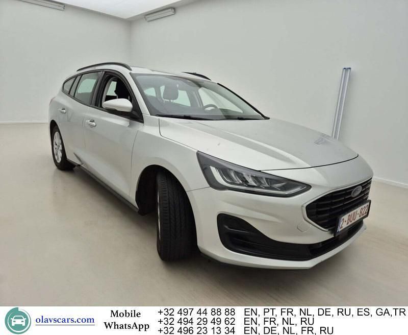 Gebraucht Ford Focus 120 PS (88 kW) 2022 Silber Limousine
