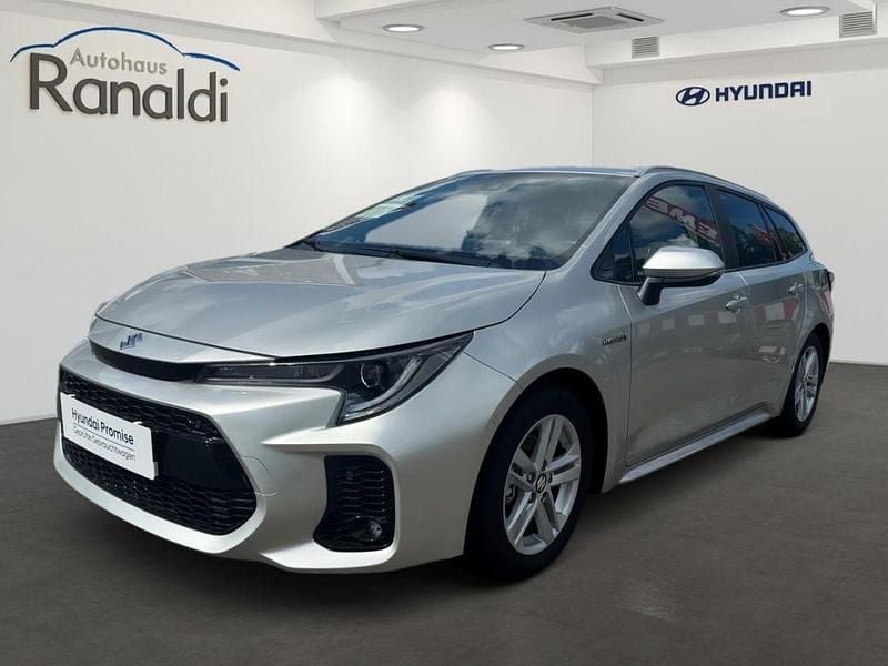 Silber Gebraucht 2021 Toyota Corolla Limousine | 21.990 € (Fairer Preis) - Bild 1/4