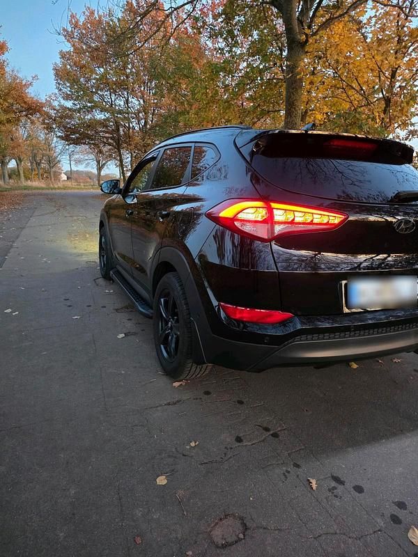Gebraucht Hyundai Tucson 115 PS (84 kW) 2015 Schwarz SUV