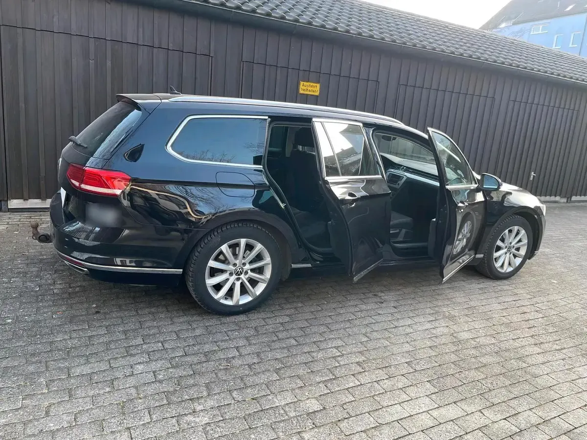 Second-hand VW Passat 220 CP (161 kW) 2015 Negru Break