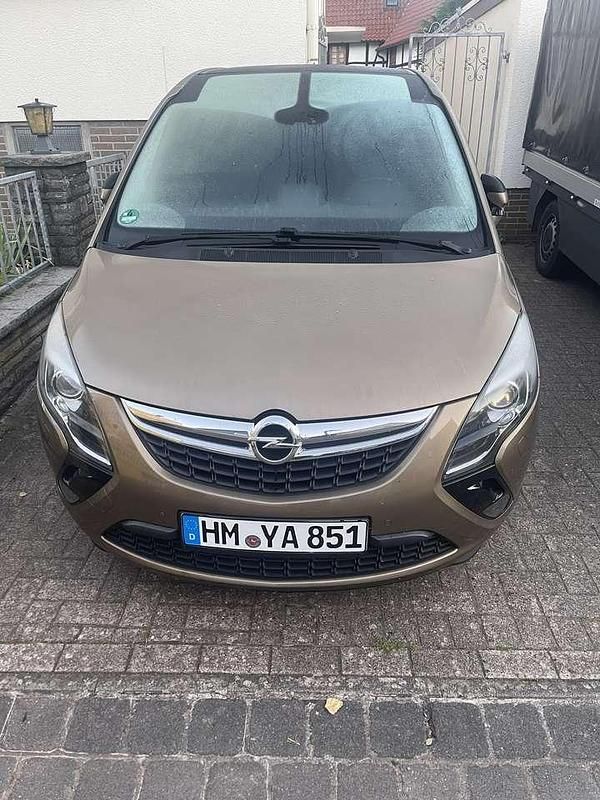 Braun Gebraucht 2014 Opel Zafira Tourer Innovation Van / Kleinbus | 12.000 € - Bild 1/4