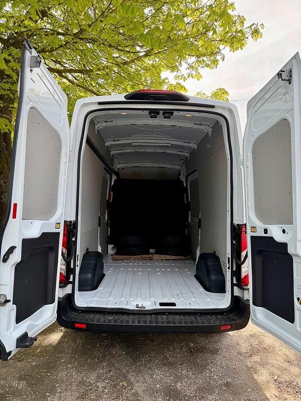 Gebraucht Ford Transit 190 PS (139 kW) 2022 Weiß Van / Kleinbus