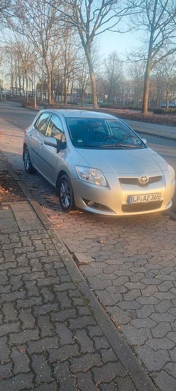 Grau Gebraucht 2009 Toyota Auris Limousine | 2.500 € (Guter Preis) - Bild 1/4