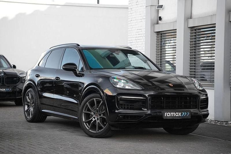 Tiefschwarz met. Gebraucht 2021 Porsche Cayenne SUV | 79.750 € (Teuer) - Bild 1/4