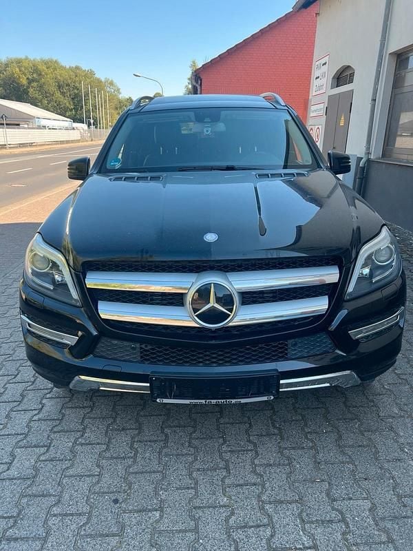 Schwarz Gebraucht 2015 Mercedes GL350 SUV | 19.500 € - Bild 1/4