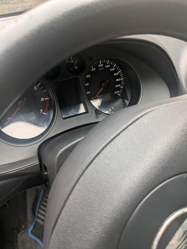 Schwarz Gebraucht 2003 Seat Ibiza Kleinwagen | 1.000 € (Fairer Preis) - Bild 1/4