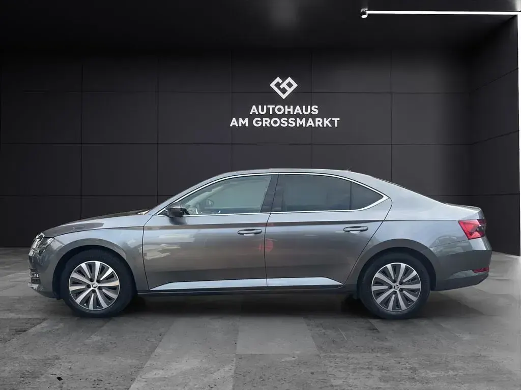 Gebraucht Skoda Superb Style 150 PS (110 kW) 2023 Grau Limousine