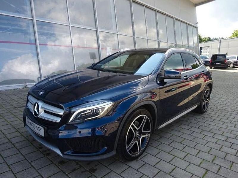 Gebraucht Mercedes GLA220 AMG line 177 PS (130 kW) 2016 Blau SUV