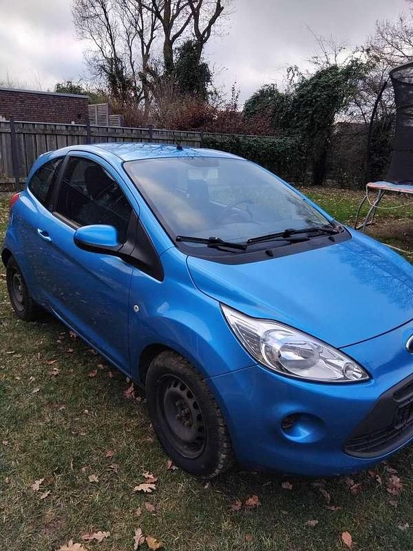 Second-hand Ford Ka 69 CP (50 kW) 2011 Albastru Berlinǎ