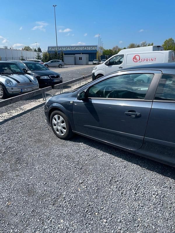 Second-hand Opel Astra 105 CP (77 kW) 2008 Albastru Coupe