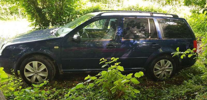 Blau Gebraucht 2000 VW Bora Limousine | 1.500 € - Bild 1/4