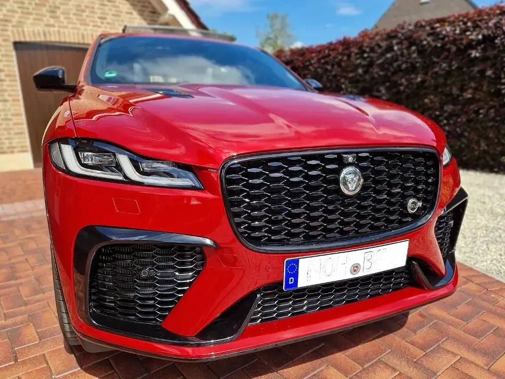 Gebraucht Jaguar F-Pace SVR 551 PS (405 kW) 2024 Firenze red (metallic) SUV