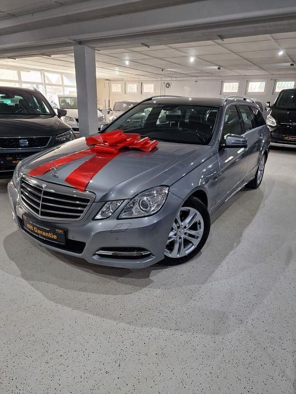 Gebraucht Mercedes E250 204 PS (150 kW) 2011 Silber Kombi
