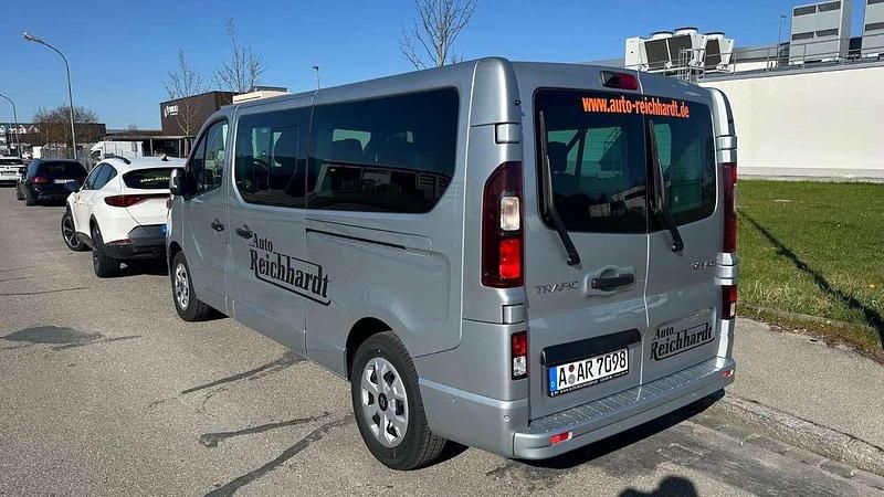 Gebraucht Renault Trafic Life 110 PS (80 kW) 2025 Highland grey Van / Kleinbus