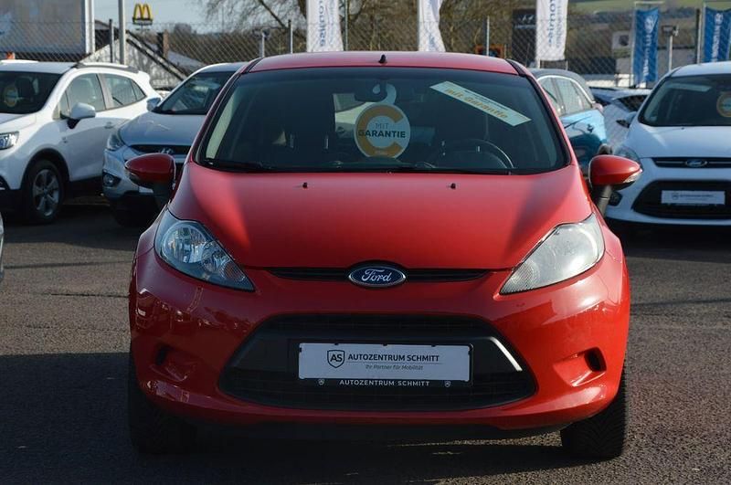 Gebraucht Ford Fiesta Trend 82 PS (60 kW) 2012 Rot Kleinwagen