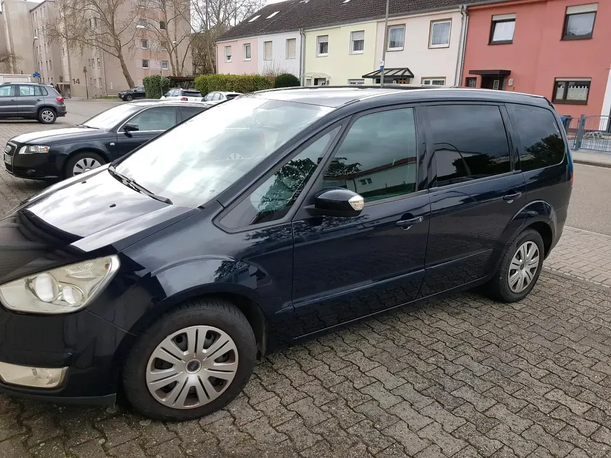 Używany Ford Galaxy 140 KM (102 kW) 2007 Niebieski Minivan