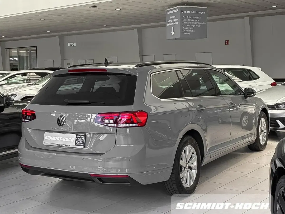 Gebraucht VW Passat Business 150 PS (110 kW) 2024 Mondsteingrau (grau) Kombi