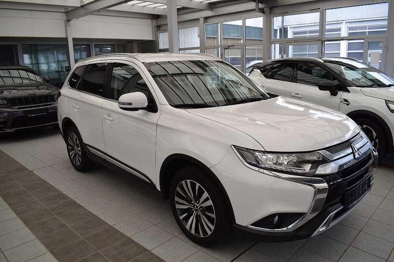 Gebraucht Mitsubishi Outlander Active 150 PS (110 kW) 2019 Weiß SUV