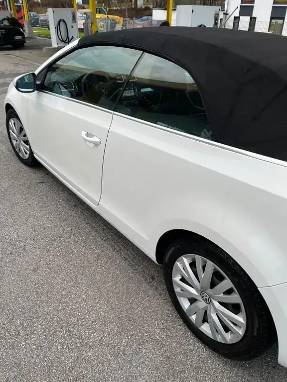 Gebraucht VW Golf Cabriolet 140 PS (102 kW) 2012 Weiß Cabrio