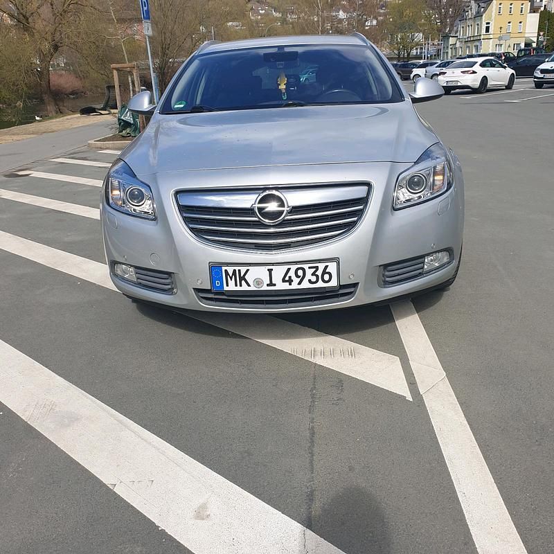 Gebraucht Opel Insignia 160 PS (117 kW) 2012 Silber Kombi