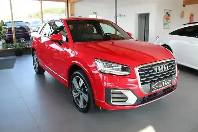 Gebraucht Audi Q2 Sport 150 PS (110 kW) 2016 Rot SUV
