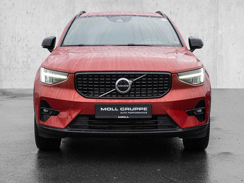 Gebraucht Volvo XC40 Plus 129 PS (94 kW) 2022 Rot SUV