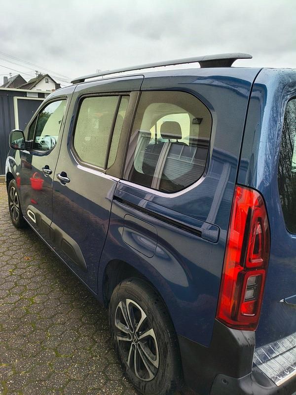Gebraucht Citroën Berlingo Feel 131 PS (96 kW) 2019 Blau Van / Kleinbus