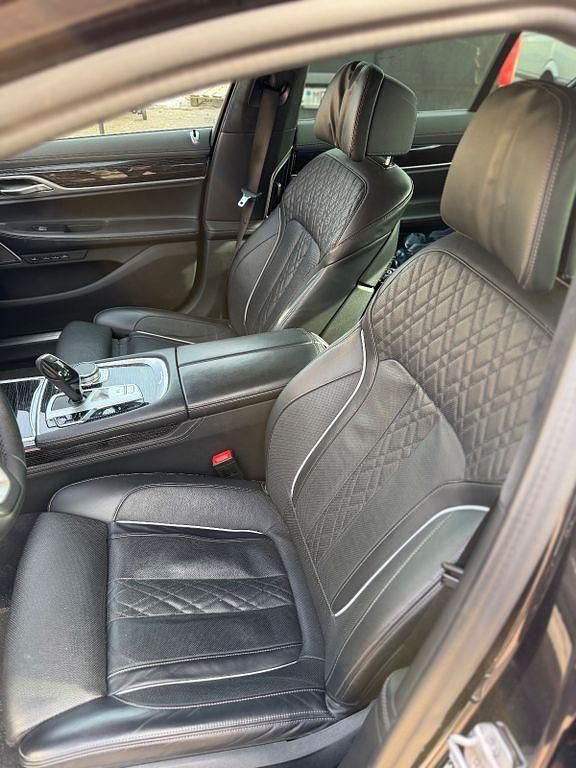 Gebraucht BMW 730 Performance 286 PS (210 kW) 2022 Schwarz Limousine