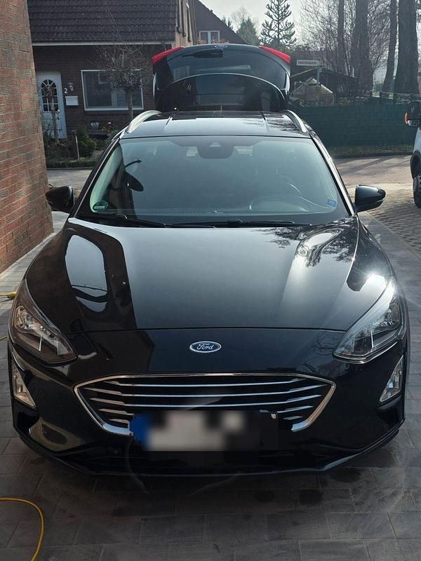 Gebraucht Ford Focus Titanium 125 PS (91 kW) 2021 Schwarz Kombi