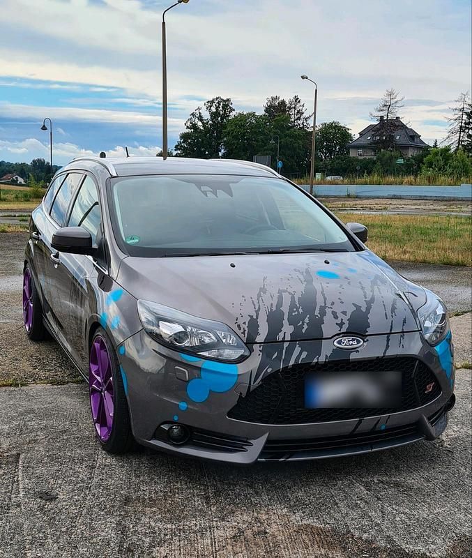 Gebraucht Ford Focus 150 PS (110 kW) 2014 Braun Kombi