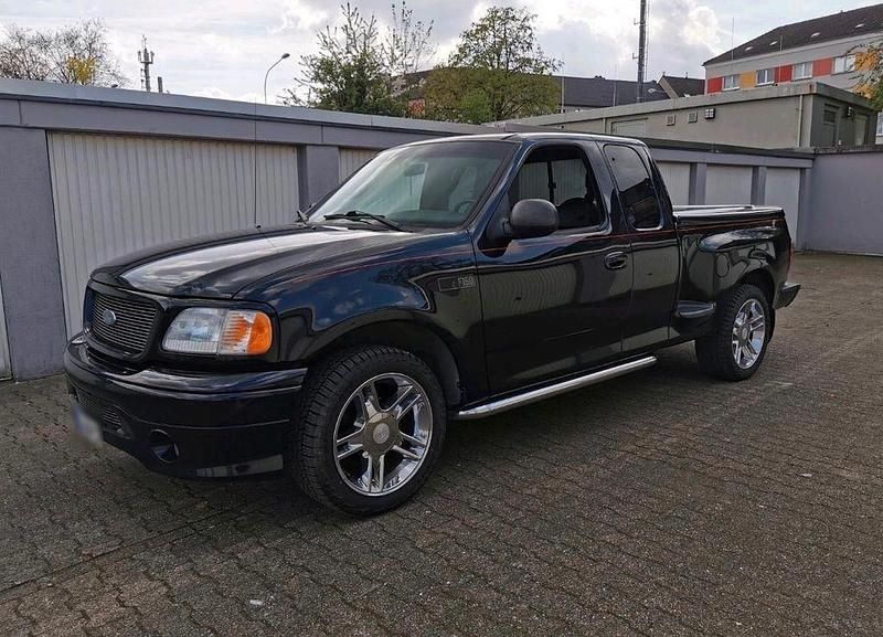 Second-hand Ford V8 260 CP (191 kW) 2001 Negru Pickup